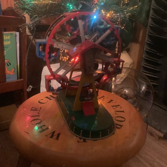 Vintage Tin Ferris wheel Toy - Picture 3 of 9